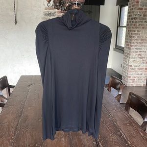 Isda  black turtleneck